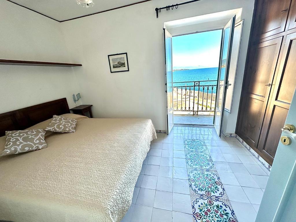 Molo Sea View Apartment Cefalù Buitenkant foto